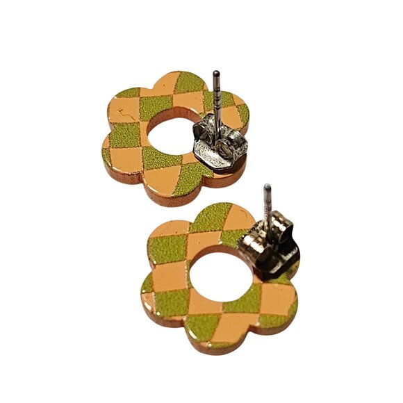 Retro Flower Shaped Checkerboard Stud Earrings 60s 70s Hippie Fashion Women - Picture 2 of 3